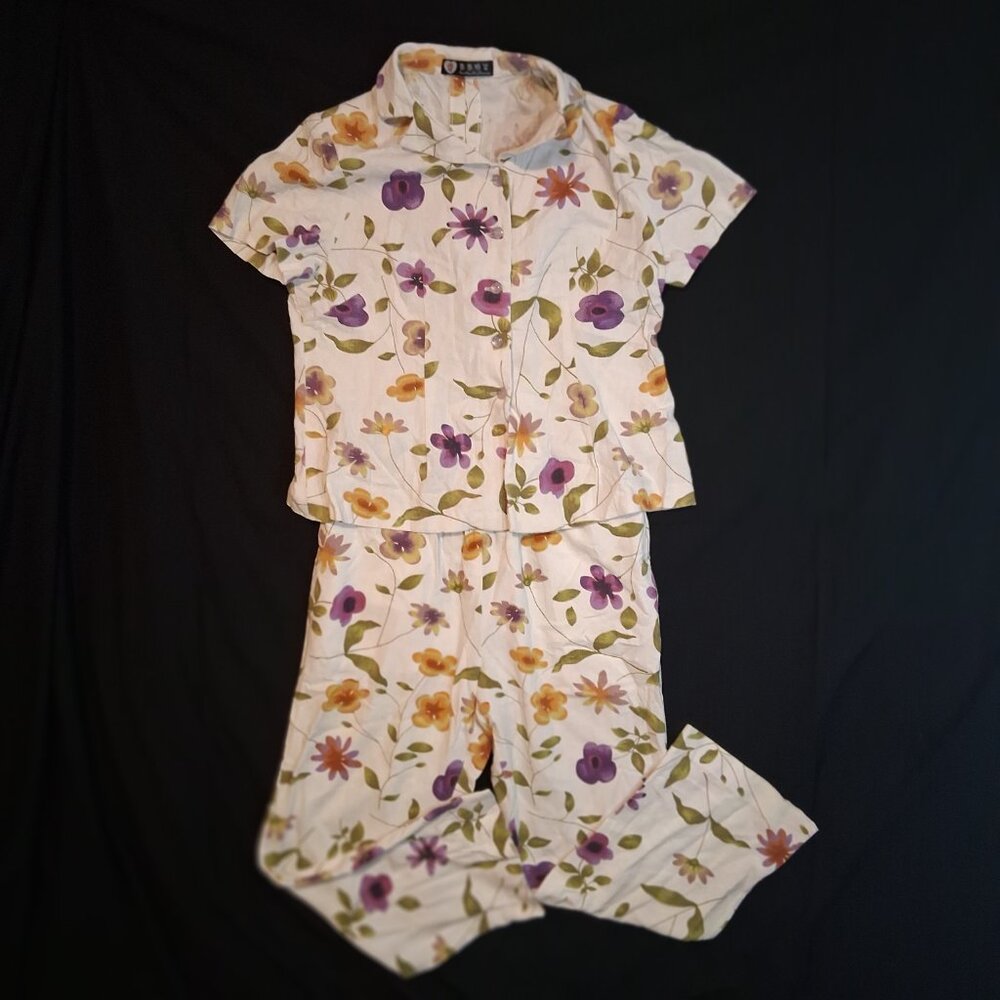 Floral Linen Lounge Set – YanYanXieZhuang Two-Piece Button-Up & Pants – Size Med - Picture 5 of 6